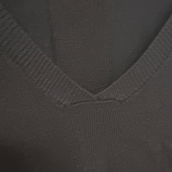 Reitmans Black V-Neck Knit Tank Top business casual chic elegant minimalist XXS - Picture 5 of 7